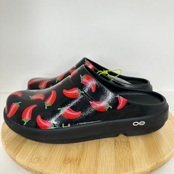 OOFOS OOcloog Red Hot Chilis Shoes Sz 11 Peppers Black Comfort Recovery Slip On - Picture 3 of 7
